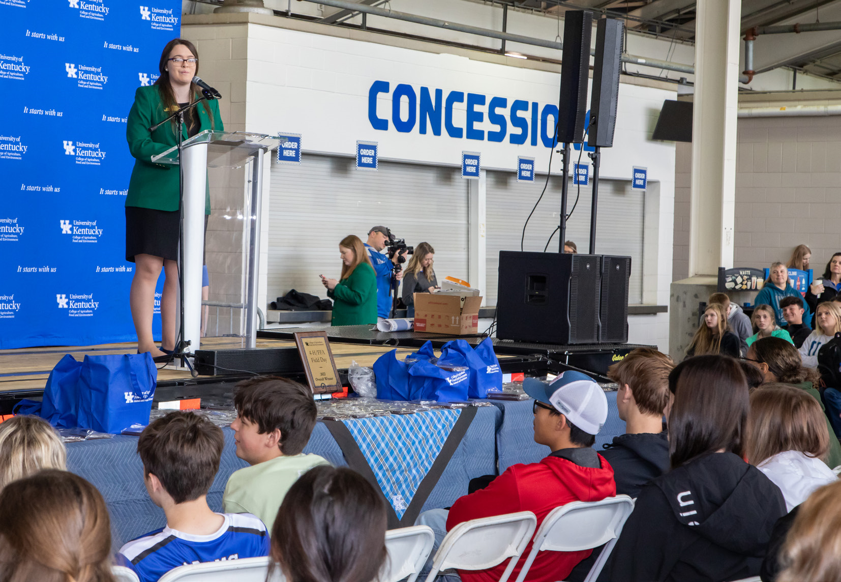 4-H Teen Officer giving speach